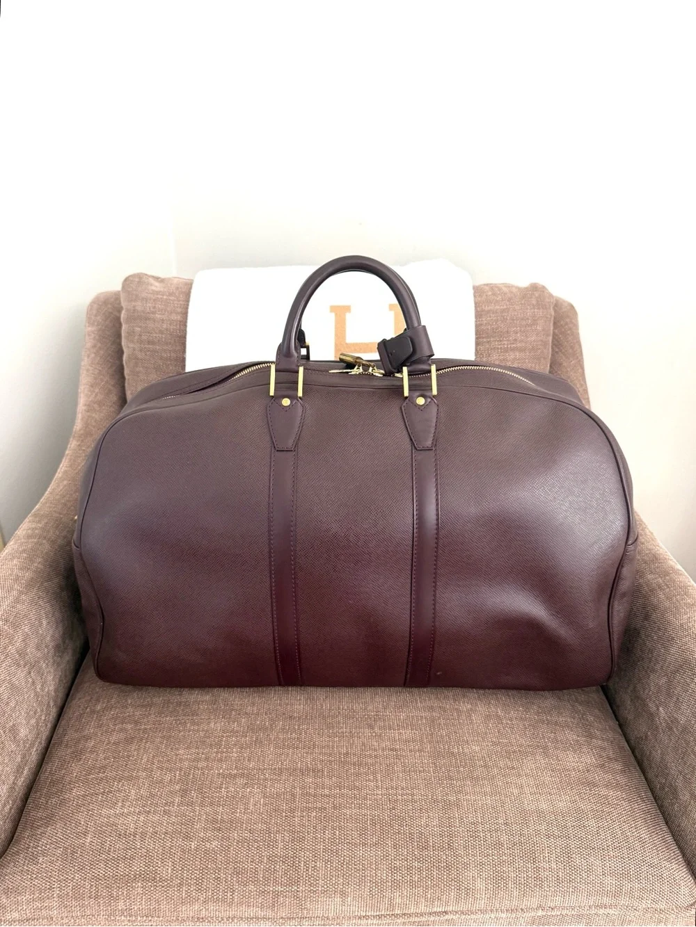Authentic Louis Vuitton taiga burgundy leather Kandall unisex travel bag LV